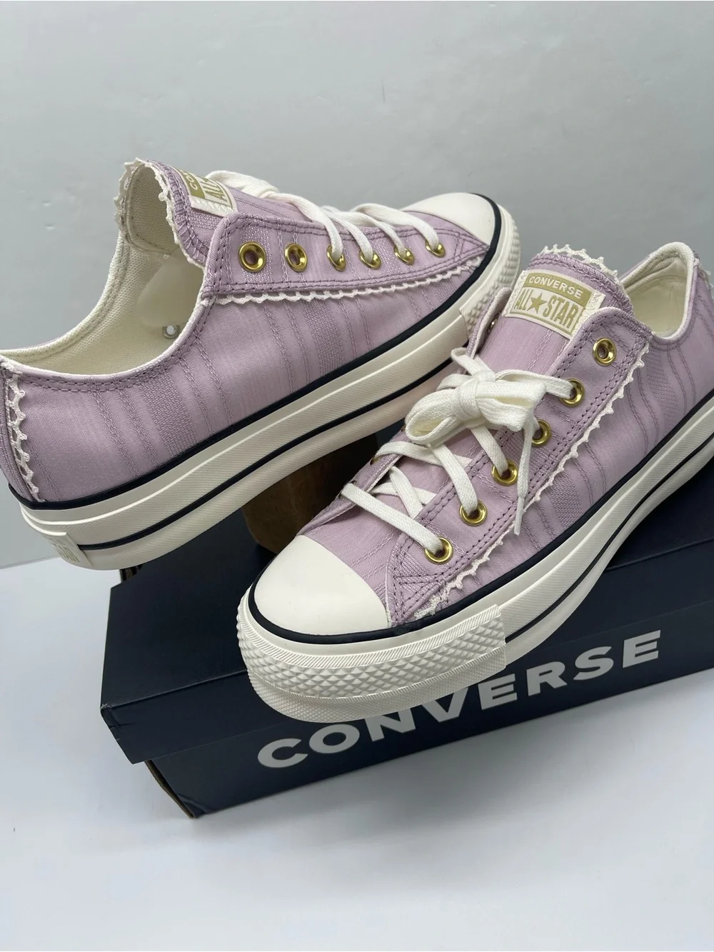 Converse A17201C CTAS LIFT OX ALTITUDE LILAC/EGRET/BLACK Platform Sneakers